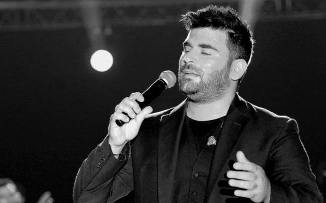 Συγκλονιστικό: Το τελευταίο ζεϊμπέκικο του Παντελή Παντελίδη (video)