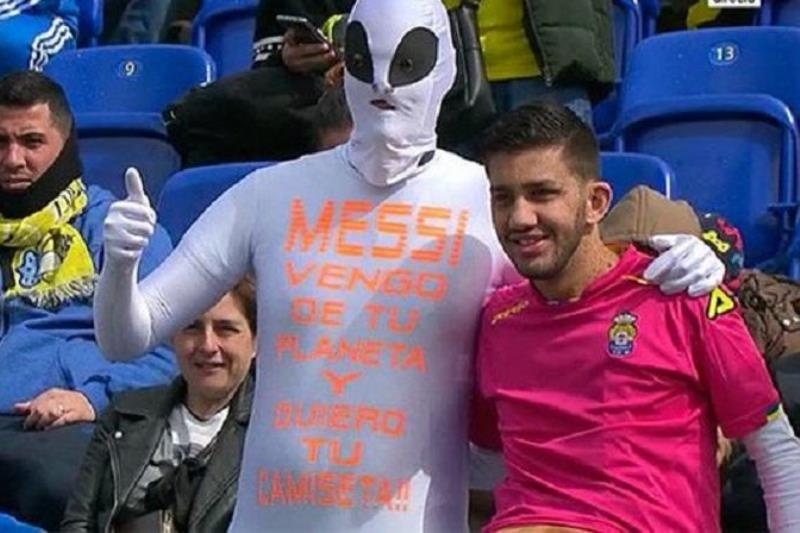 Εξωγήινος ζήτησε τη φανέλα του Μέσι!