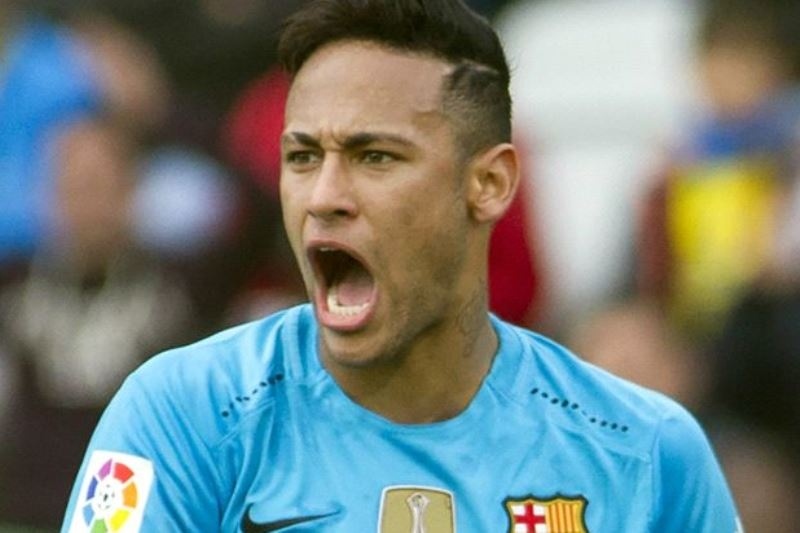 Με το στυλό στο χέρι ο Νεϊμάρ!