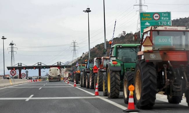 Μπλόκα αγροτών: Συνάντηση του απόλυτου τίποτα με τον Τσίπρα – «Αδιάβαστοι» οι υπουργοί
