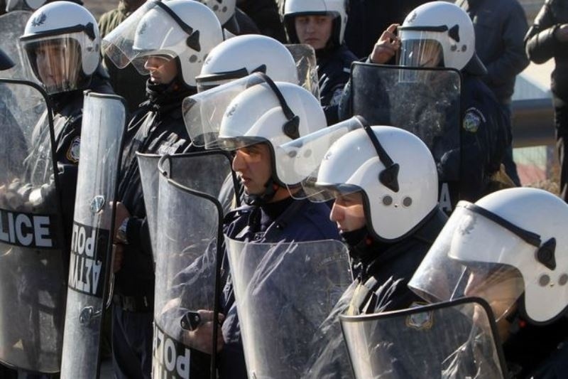 Ενέδρα θανάτου οπαδών του Ολυμπιακού σε αστυνομικούς