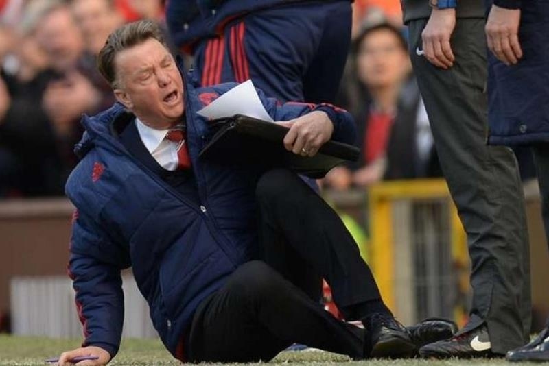 Ζήτησε συγνώμη για... το θέατρο ο Φαν Χάαλ! (video)