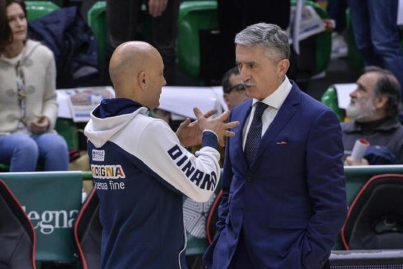 Τον απέλυσε και μετά του έφαγε τη θέση!