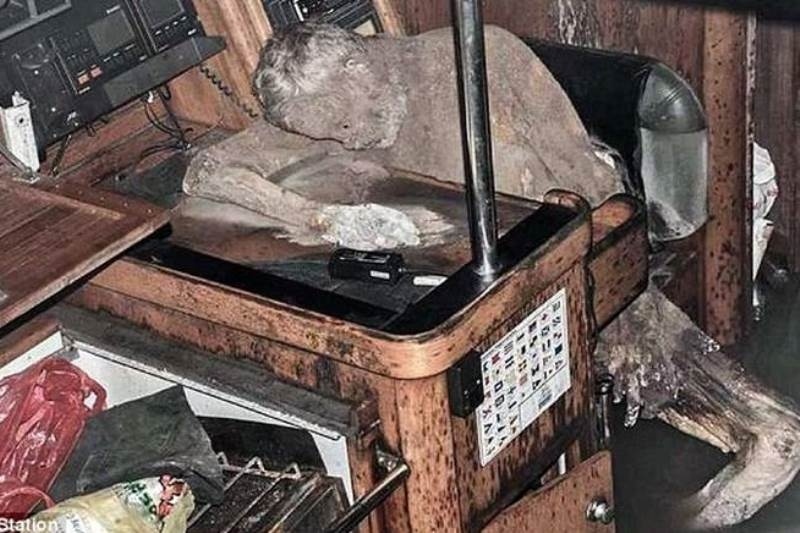 Αφέθηκε έρμαιο από τις αρχές το σκάφος με το μουμιοποιημένο πτώμα