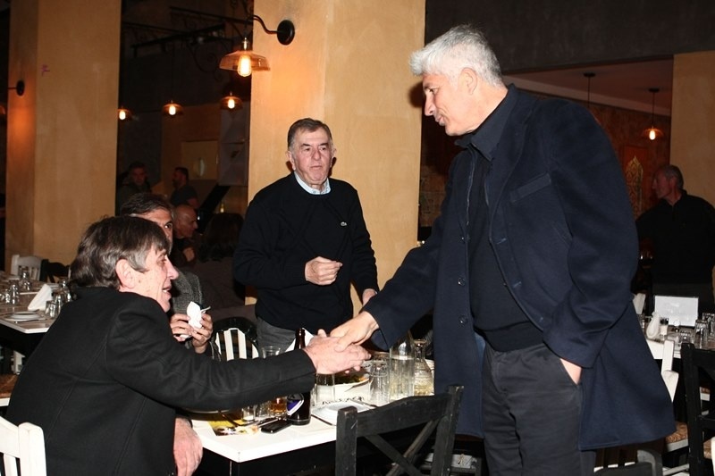 ΣΥΓΚΛΟΝΙΣΤΙΚΟ! Ο Μανωλάς τραγουδά τον ύμνο της ΑΕΚ! (photos+video)