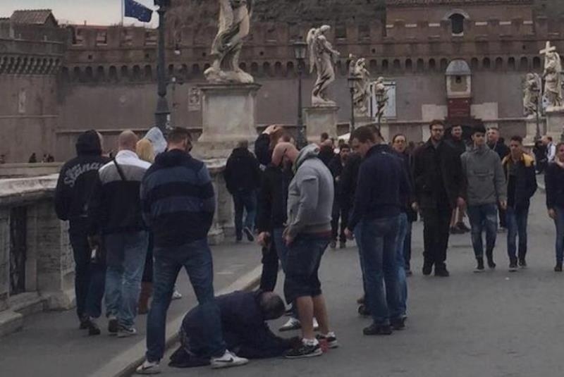 ΝΤΡΟΠΗ! Οπαδοί της Σπάρτα ούρησαν σε ζητιάνα! (videos)