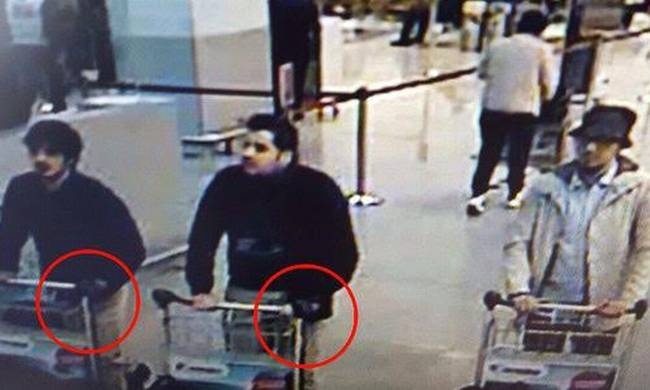 Τρομοκρατικές επιθέσεις Βρυξέλλες – Ανθρωποκυνηγητό για τον τρίτο ύποπτο του μακελειού