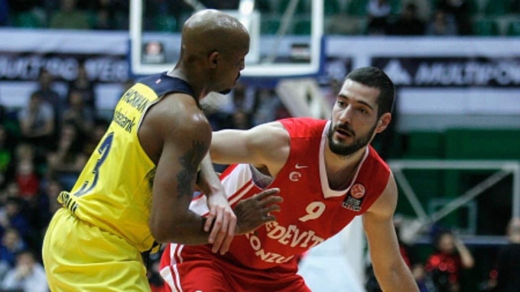 Διέσυρε με 30αρα τη Φενέρ η Τσεντεβίτα!