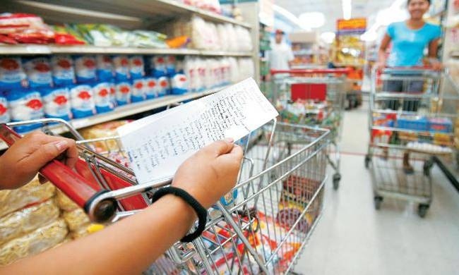 Πόσα και ποια προϊόντα θα ακριβύνουν με την αύξηση ΦΠΑ στο 24%