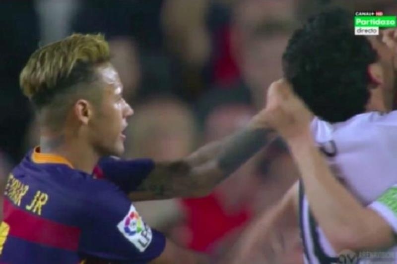 Βαριά τιμωρία για τον Νεϊμάρ μετά το εκτός φάσης χτύπημα! (video)