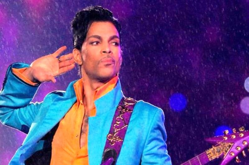 ΣΟΚ! Νεκρός ο τραγουδιστής Prince