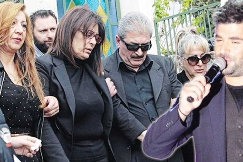Οργισμένη η Αθηνά Παντελίδη. «Ποιός έσυρε το παιδί μου μέσα στο αμάξι;»