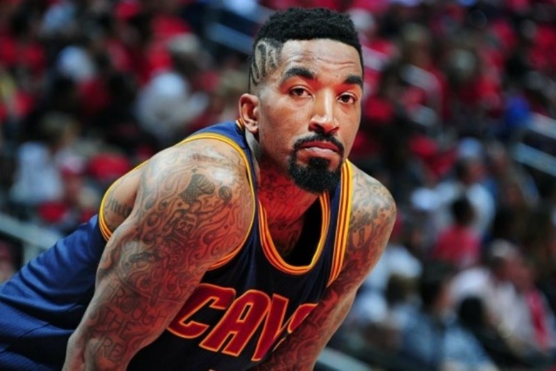 Παραλίγο να… αποκεφαλίσει τον Μίλσαπ ο Τζέι Αρ Σμιθ! (video)