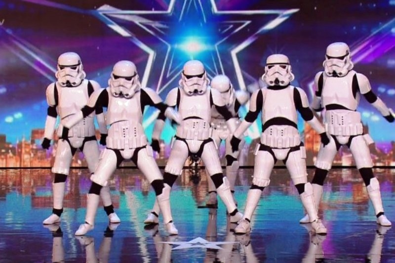 Επικό golden buzzer για την αρμάδα του Darth Vader (video)