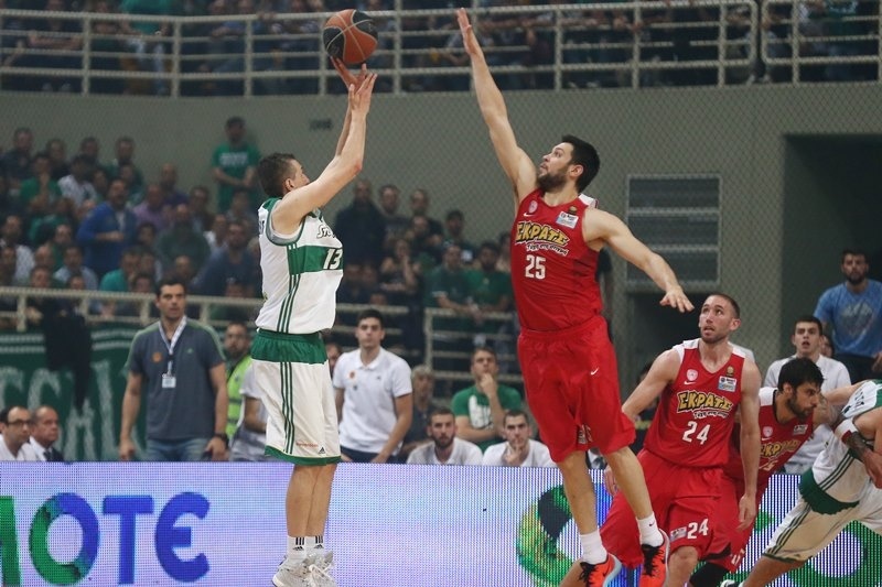 Παναθηναϊκός - Ολυμπιακός 66-68: «Μπρέικ» με... βήματα