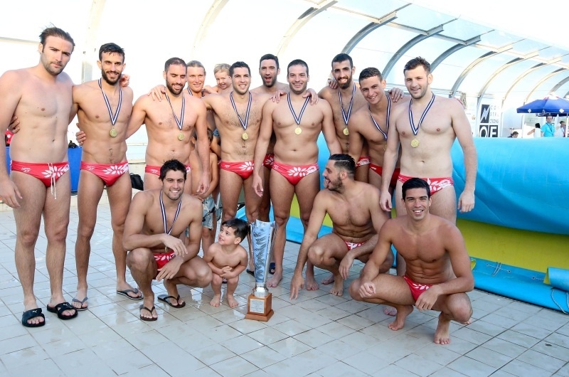 Σήκωσε κούπα ο Ολυμπιακός