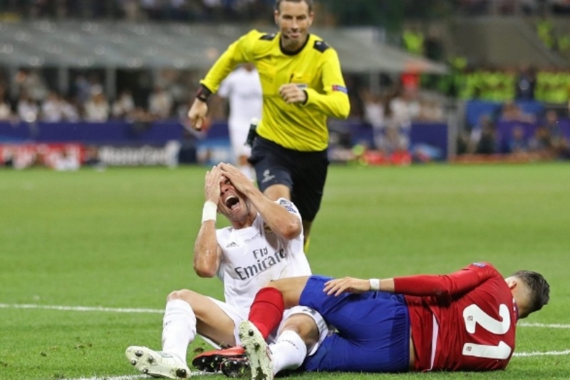 Τα θέατρα-ντροπή του Πέπε! (videos)