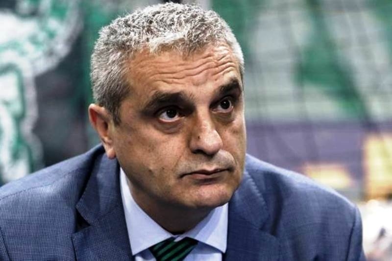 Μιλάει με Πεδουλάκη