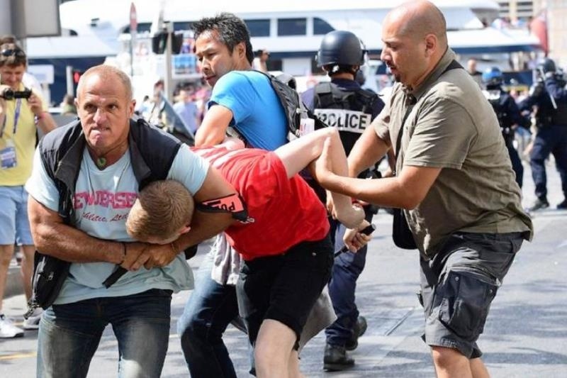 Euro 2016: Απίστευτο ξύλο στη Μασσαλία (photos)