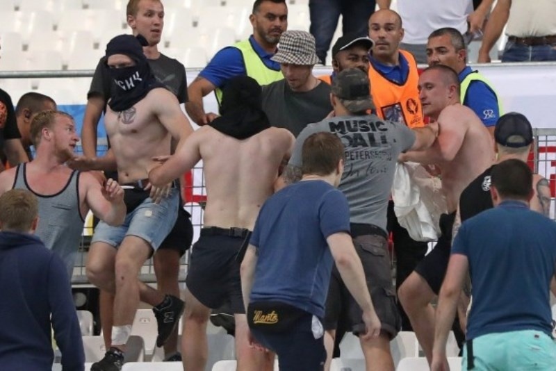 Euro 2016: Βαρύ πρόστιμο και απειλή αποβολής για τη Ρωσία!