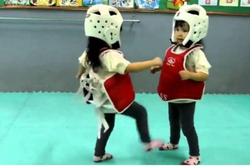 Ο πιο... χαριτωμένος αγώνας που έχετε δει ποτέ! (video)