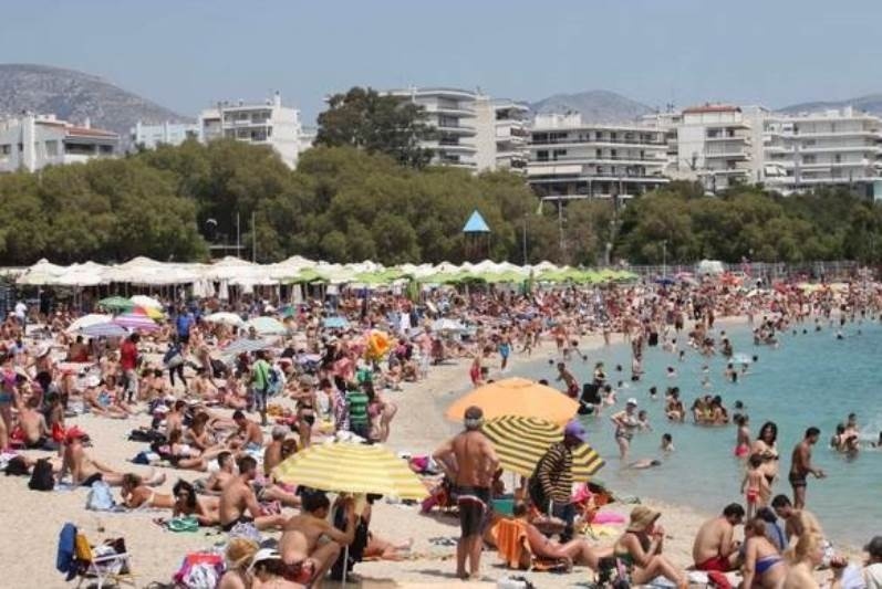 LIVE Κυριακή στην παραλία: Το Newsbomb.gr πάει για… μπάνιο