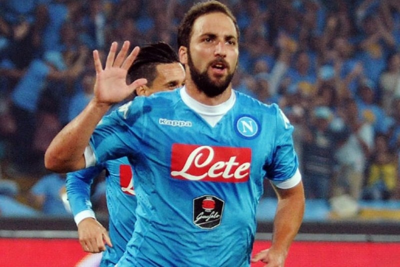 Δεν ανανεώνει με Νάπολι ο Ιγκουαΐν