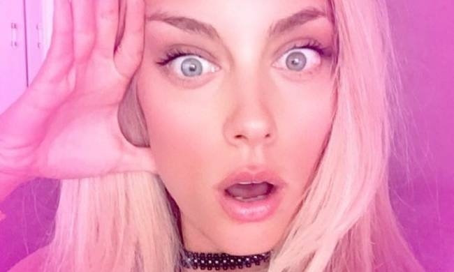 Πως θα δείχνετε πιο όμορφες από ποτέ στις φωτογραφίες (Plus: Φτιάξτε τα πιο αστεία βίντεο!)