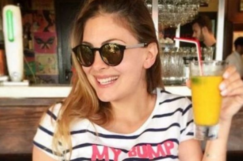 Δέσποινα Καμπούρη: Αγκαλιά με την 19 ημερών κορούλα της (εικόνα)