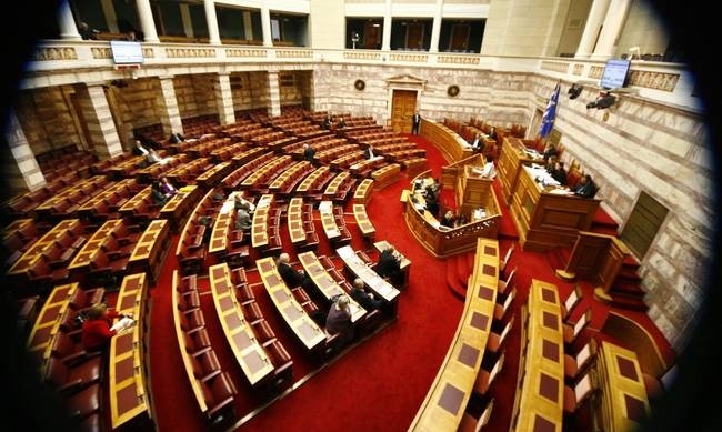 Βουλή: Ψηφίσθηκαν κατά πλειοψηφία τα άρθρα του νέου εκλογικού νόμου