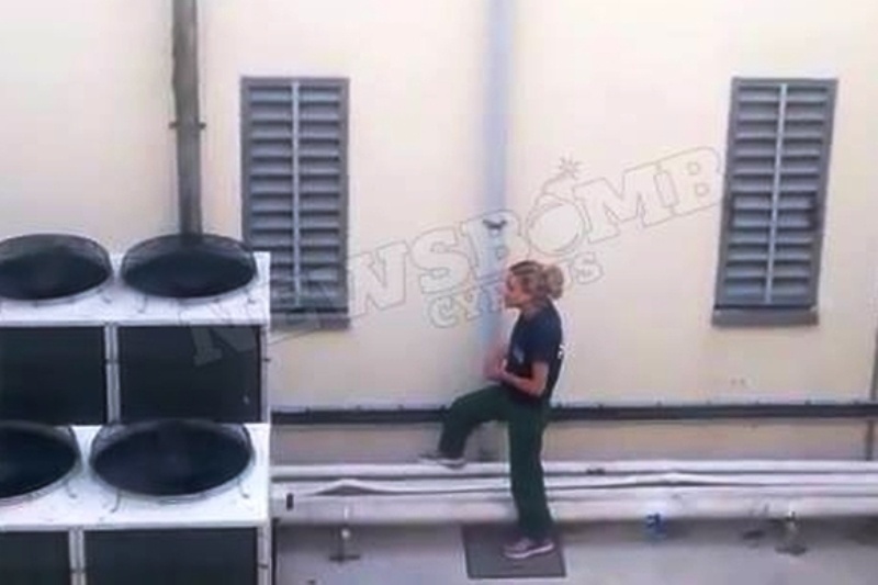 Σάλος από τη χυδαία συμπεριφορά Κύπριας αστυνομικού: «Η μάνα σου είναι π......@» (video)