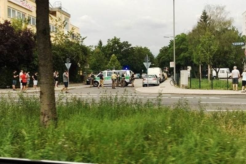 Συναγερμός στο Μόναχο: Ένοπλος άνοιξε πυρ σε εμπορικό κέντρο (videos+photos)