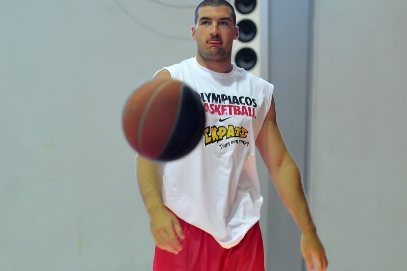 Ελεύθερος ο Καββαδάς, μένει ο Μιλουτίνοφ