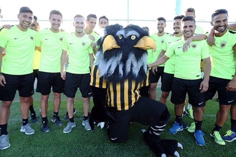 Ανελέητο… troll με τη μασκότ της ΑΕΚ! (photos)