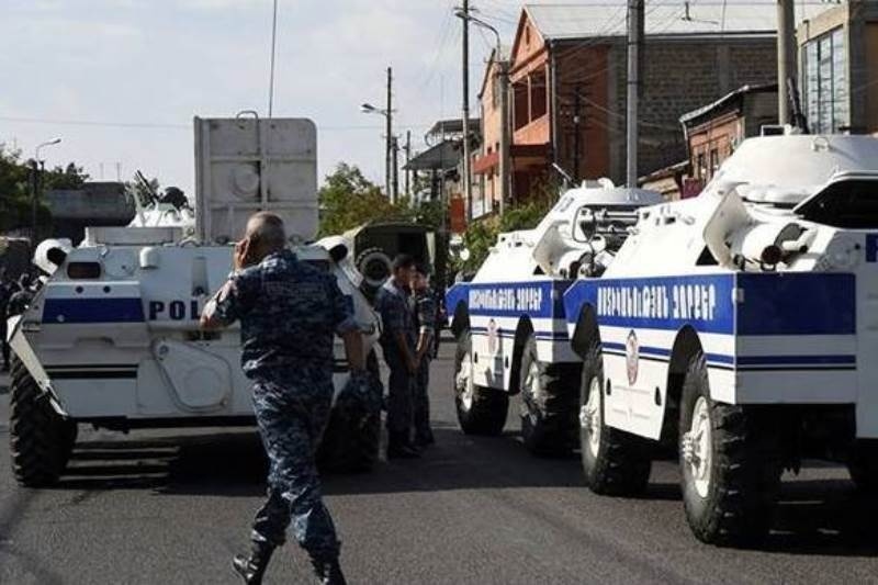 Αρμενία: Παραδόθηκαν οι ένοπλοι που είχαν καταλάβει αστυνομικό τμήμα