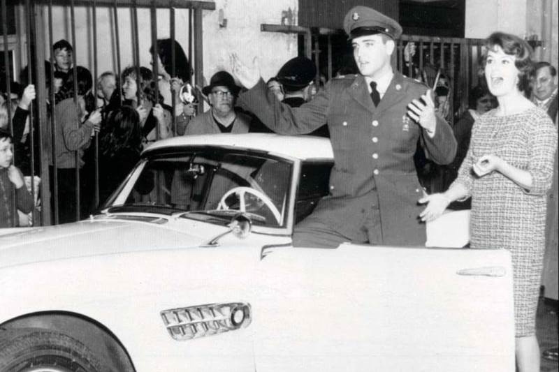 H BMW 507 Roadster του Elvis θα γυαλίζει πάλι όπως στα χέρια του Βασιλιά του Rock n’ Roll