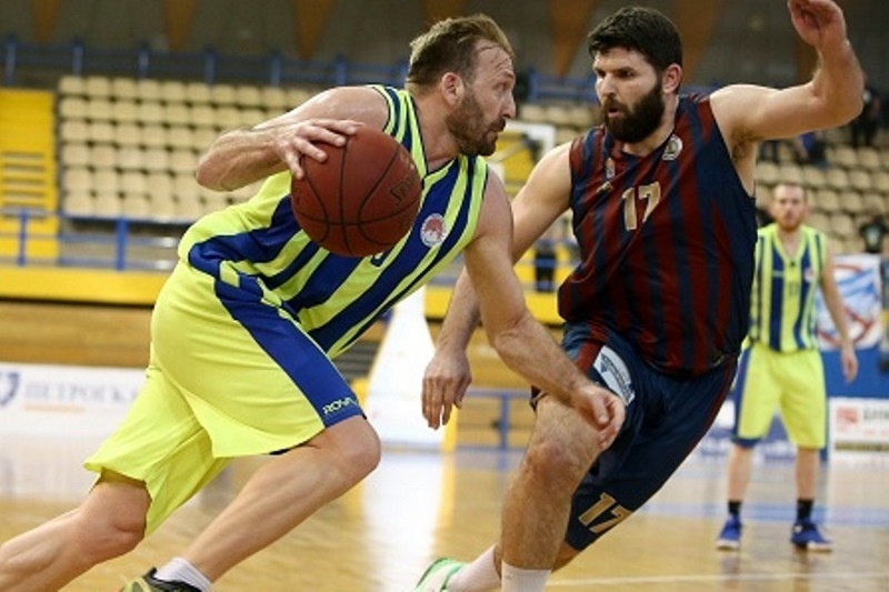 Συνεχίζει στο Περιστέρι ο Πολυτάρχου