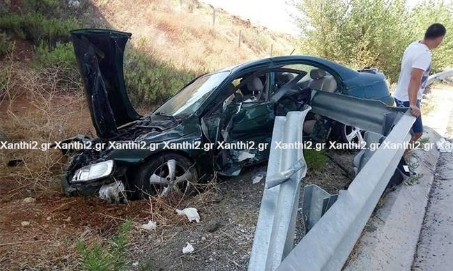 Εικόνες - σοκ από δυστύχημα στην Εγνατία οδό: Νεκρή η μητέρα, από θαύμα σώθηκε το παιδί (pics)