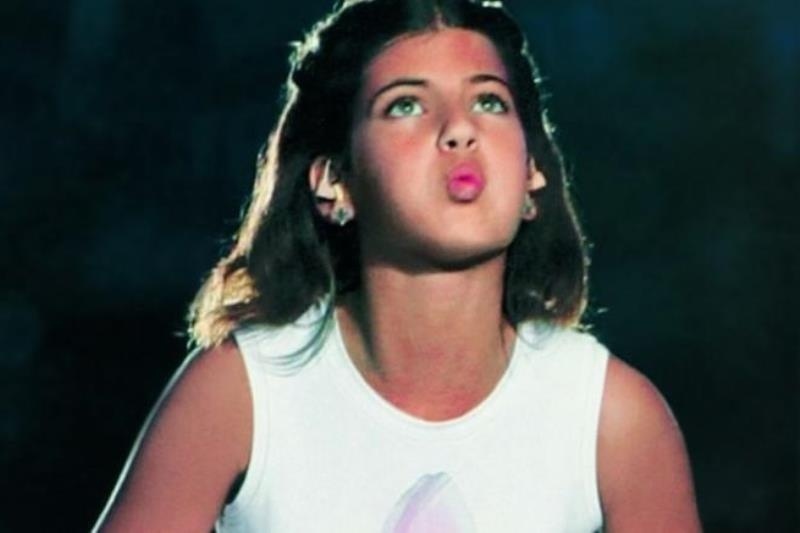 Έτσι είναι σήμερα το κορίτσι που έσβησε την φλόγα στην Αθήνα! (video+photos)