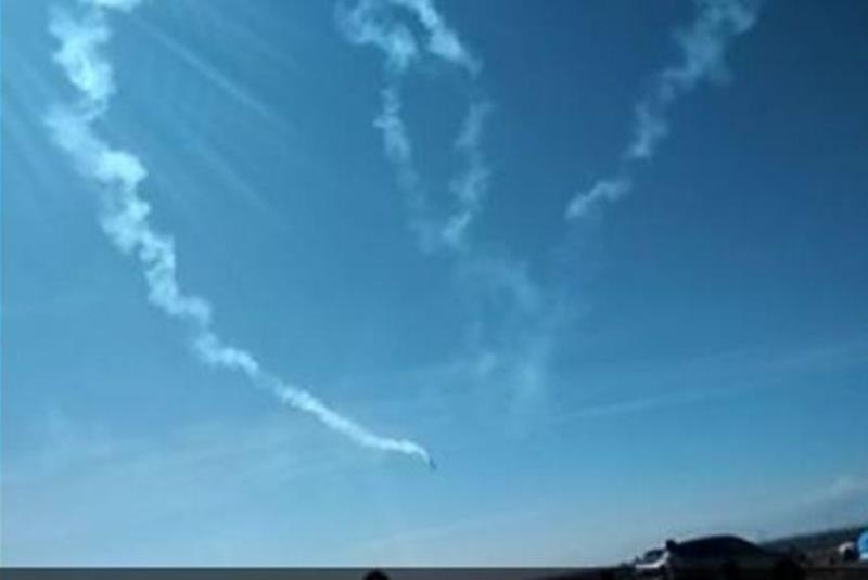 Αεροπλάνο συντρίβεται στην Κίνα κατά τη διάρκεια ακροβατικών (video)