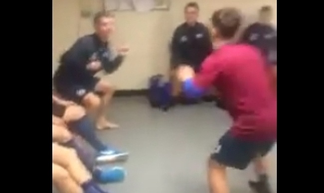 Δεν υπάρχει αυτό που κάνουν ποδοσφαιριστές στα αποδυτήρια της ομάδας τους (video)