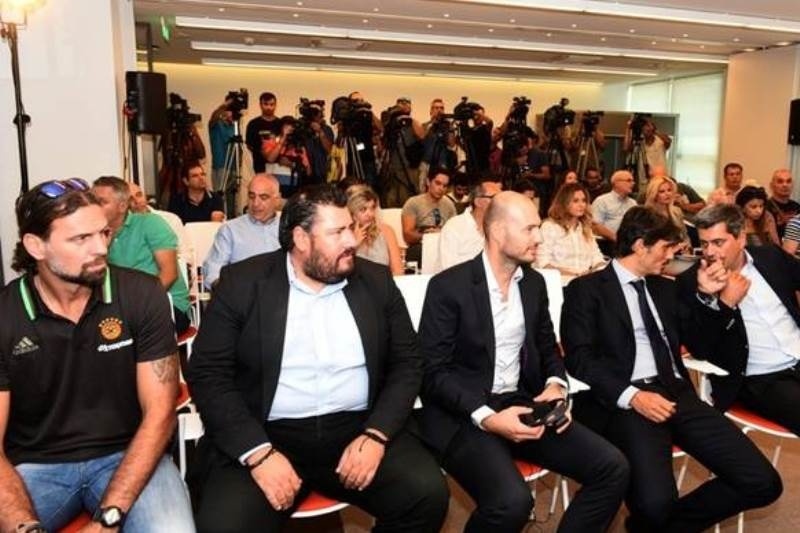 Δύο Πρωταθλητές... ΜΑΖΙ! (pics+vid)