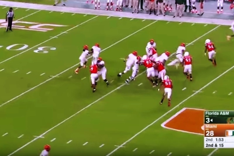 Αυτό είναι το πιο σκληρό tackling στο Football (video)