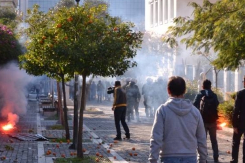 Έπεσε ξύλο στη Νίκαια: Πλακώθηκαν οπαδοί του Ιωνικού και της Προοδευτικής!