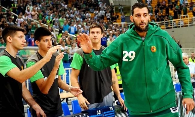 Αποθέωση για Μπουρούση (vids+pic)