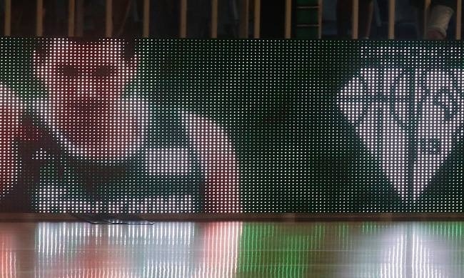 Η στιγμή που σείστηκε το ΟΑΚΑ (vid)