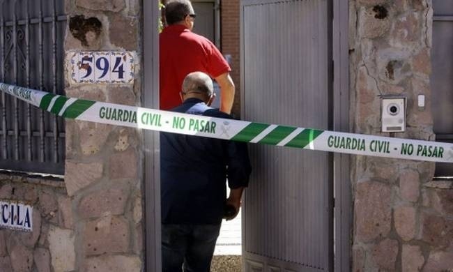 Ασύλληπτη φρίκη - Δύο μικρά παιδιά και οι γονείς τους βρέθηκαν τεμαχισμένοι