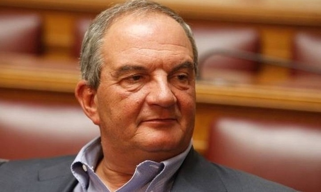 Τέσσερα άτομα στο «σκαμνί» για το σχέδιο δολοφονίας του Καραμανλή