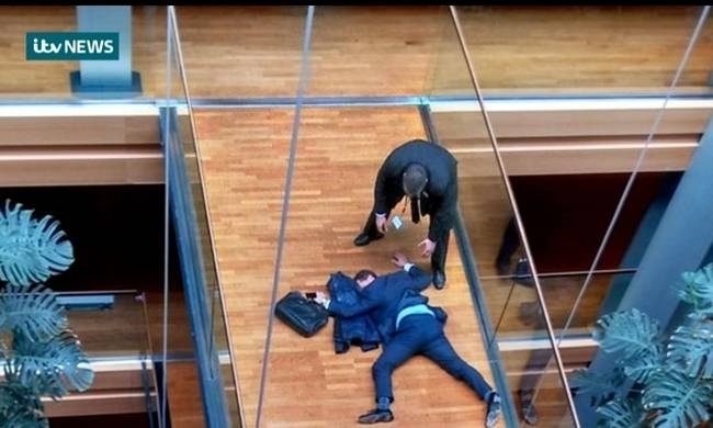 Ξύλο στο Ευρωκοινοβούλιο – Σε κρίσιμη κατάσταση ευρωβουλευτής (Vids)