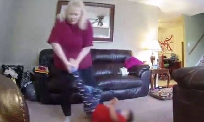 Φρίκη: Νταντά κακοποιούσε 4χρονο με σύνδρομο Down (vid)